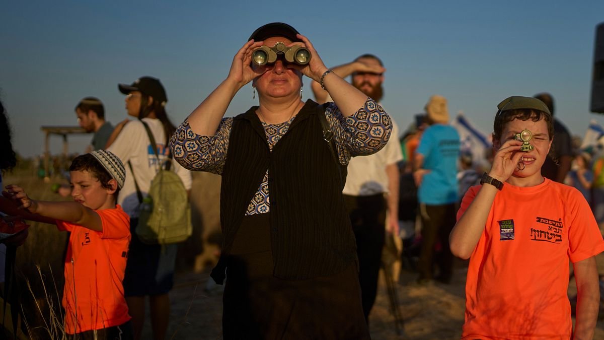 Video. Crowds risk death for food in Gaza as famine warnings intensify