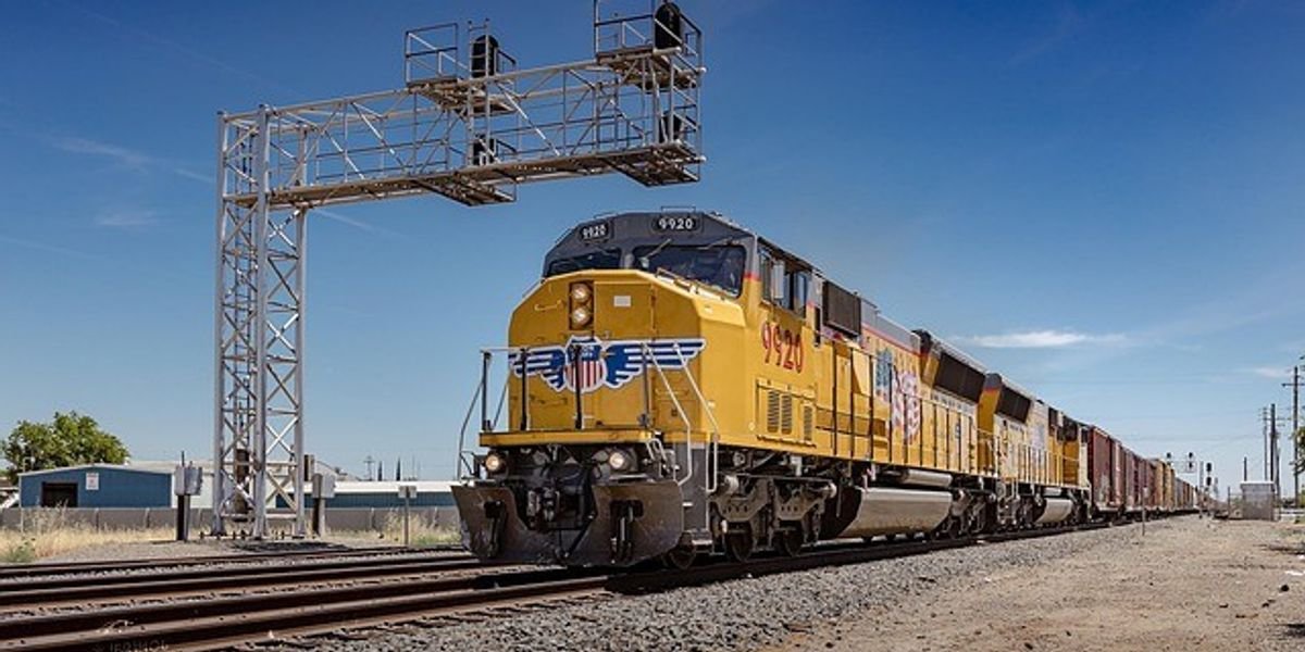 Union Pacific makes bid for Norfolk Southern