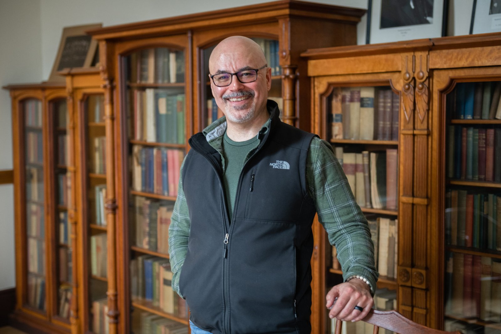 In new book, Clark psychologist helps couples explore ‘The Mindful Path to Intimacy’