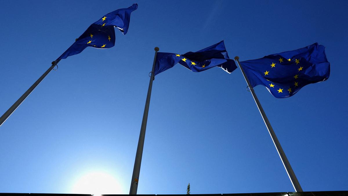 EU sticks with timeline for AI rules