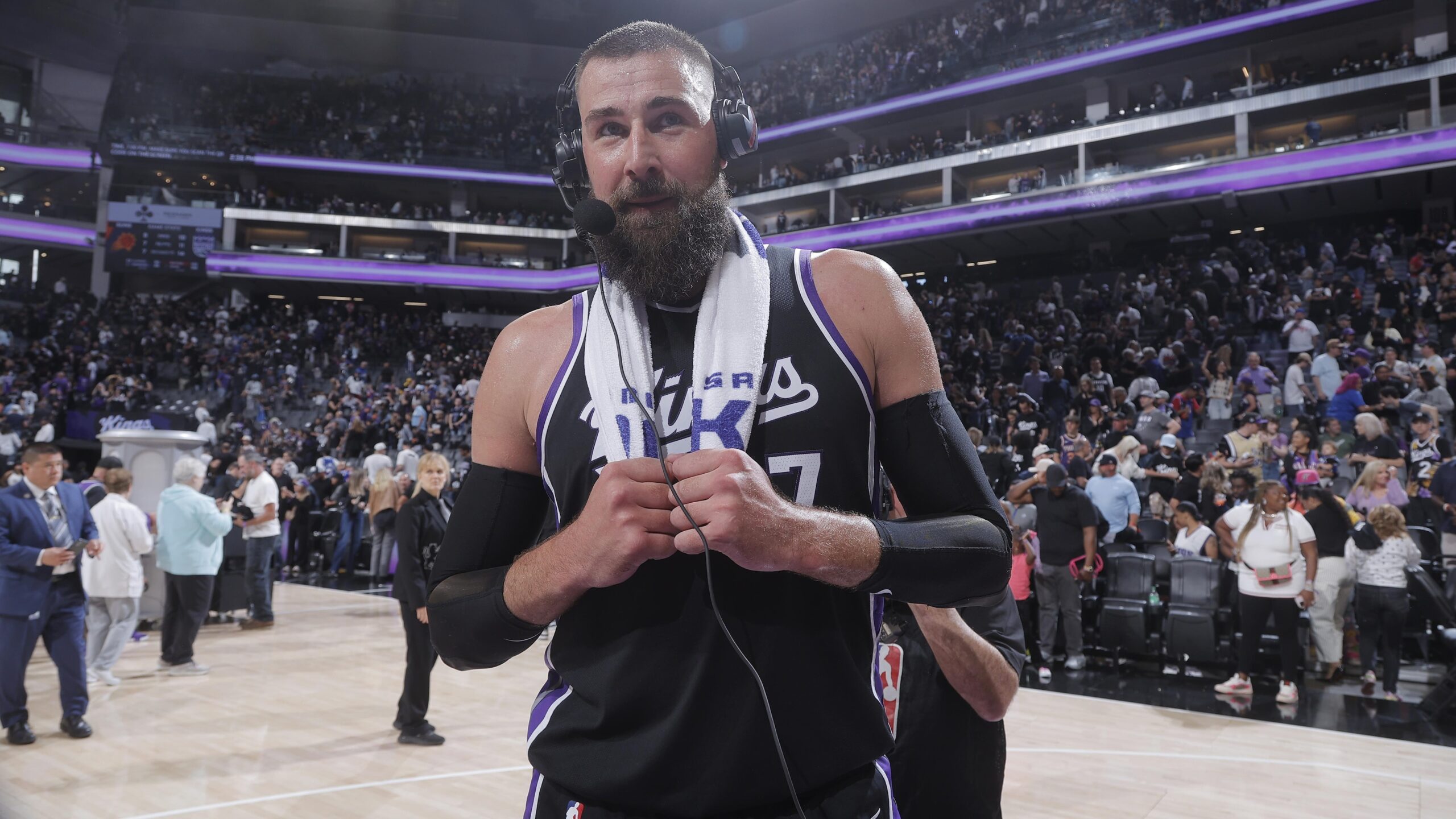Jonas Valanciunas Reportedly Could Seek Contract in Europe Amid Nuggets-Kings Trade