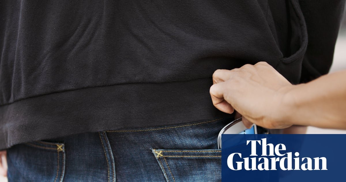 Two-fifths of mobile phone thefts in Europe happen in UK, shows insurance data | Mobile phones