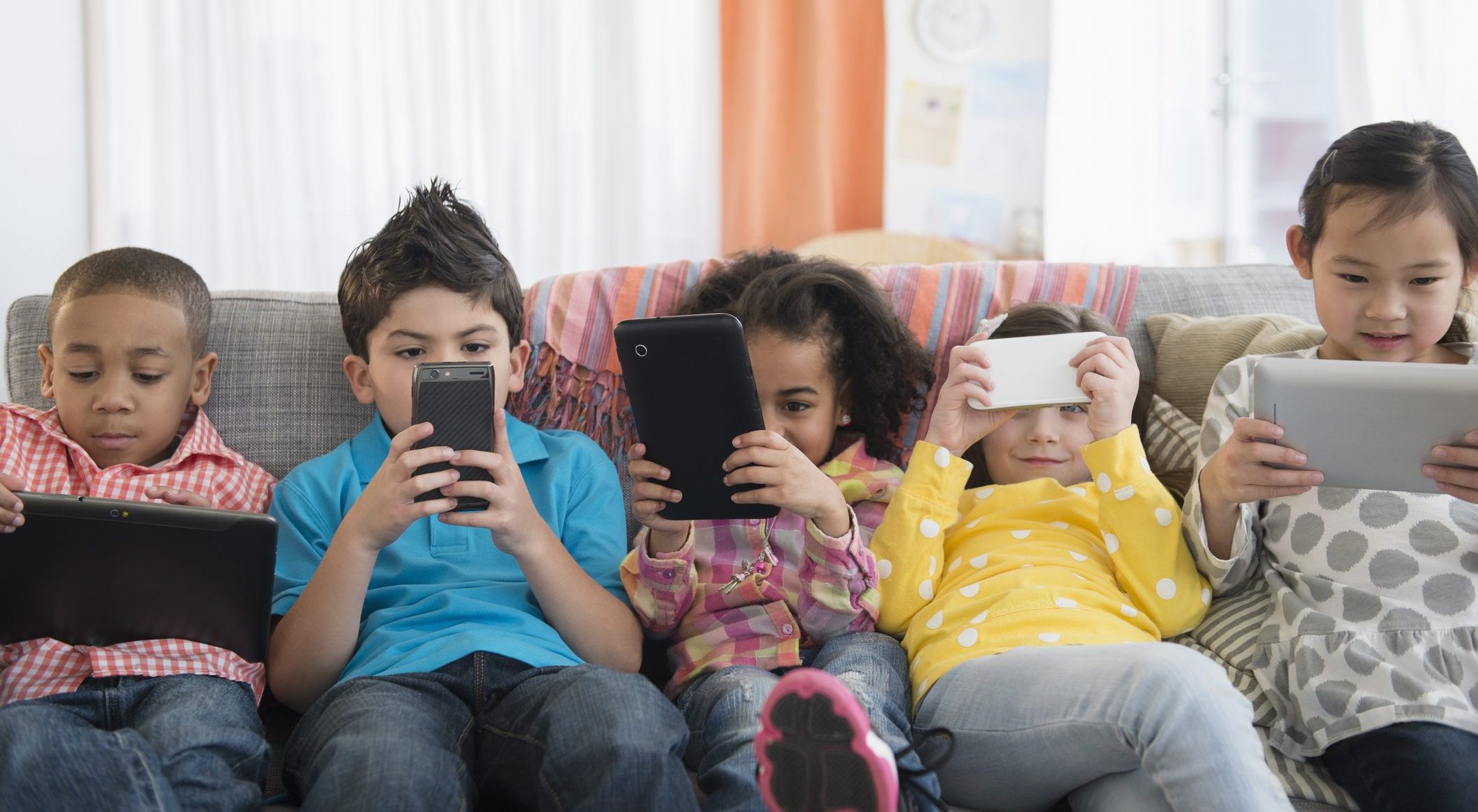 Brussels in tug-of-war over banning social media for kids