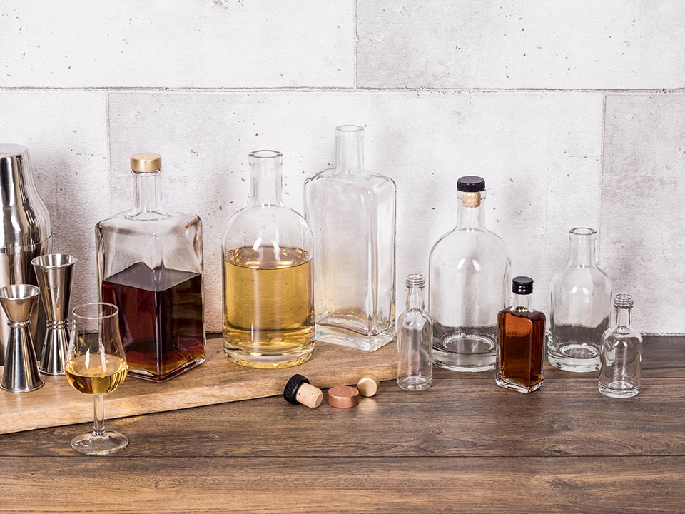 Pont whisky glass bottles image