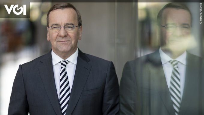 From Spy Cocktails To AI Robots