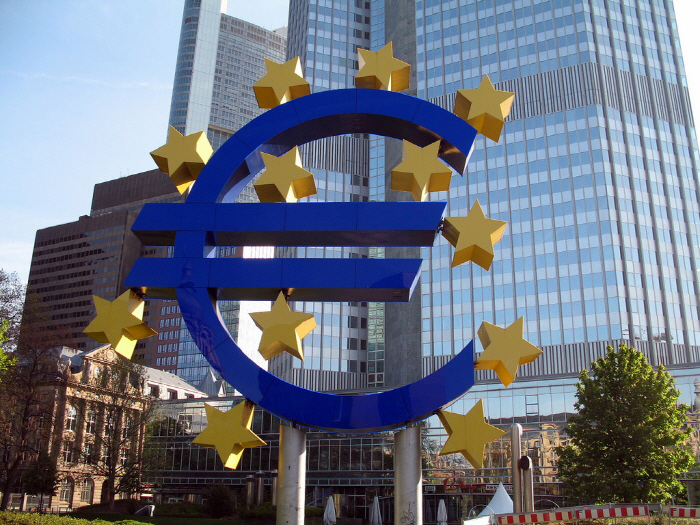 ECB Forum 2025 Highlights Europe's Monetary Policy Challenges Amid Global Shifts