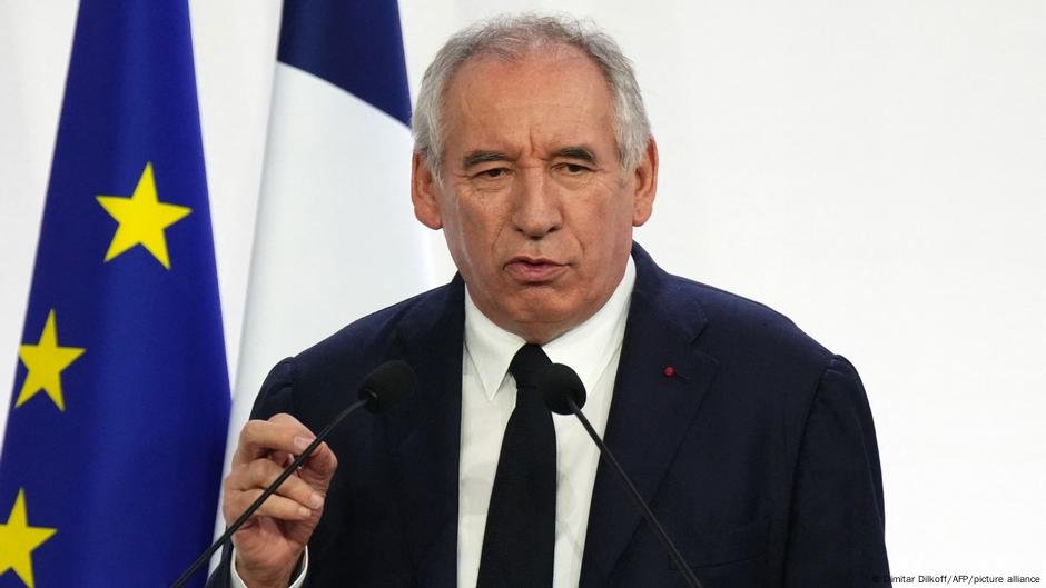 Budget plans throw government into crisis yet again – DW – 08/27/2025