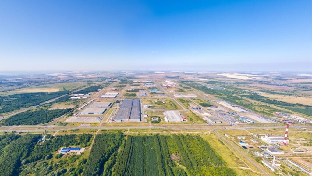 Government warns South Africans about accepting jobs in the biggest country in Europe – BusinessTech