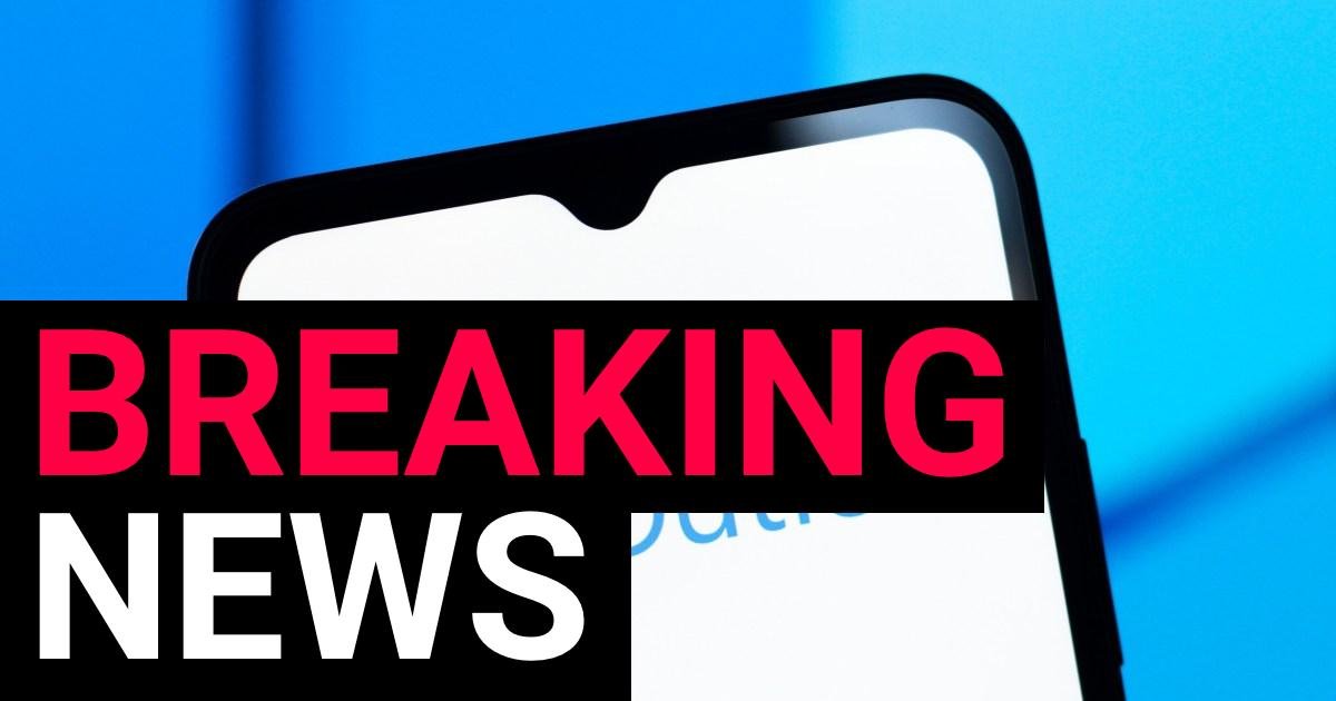 Microsoft Outlook down leaving users unable to send or receive emails | News Tech