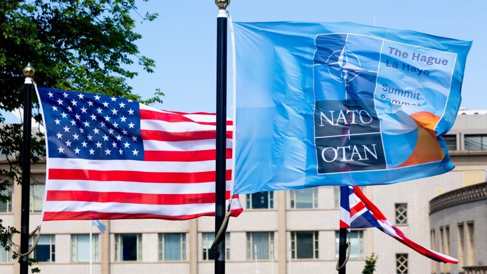 U.S. Sells $1 Billion in Arms to Europe for Ukraine, Sealing Shift in Approach | World News