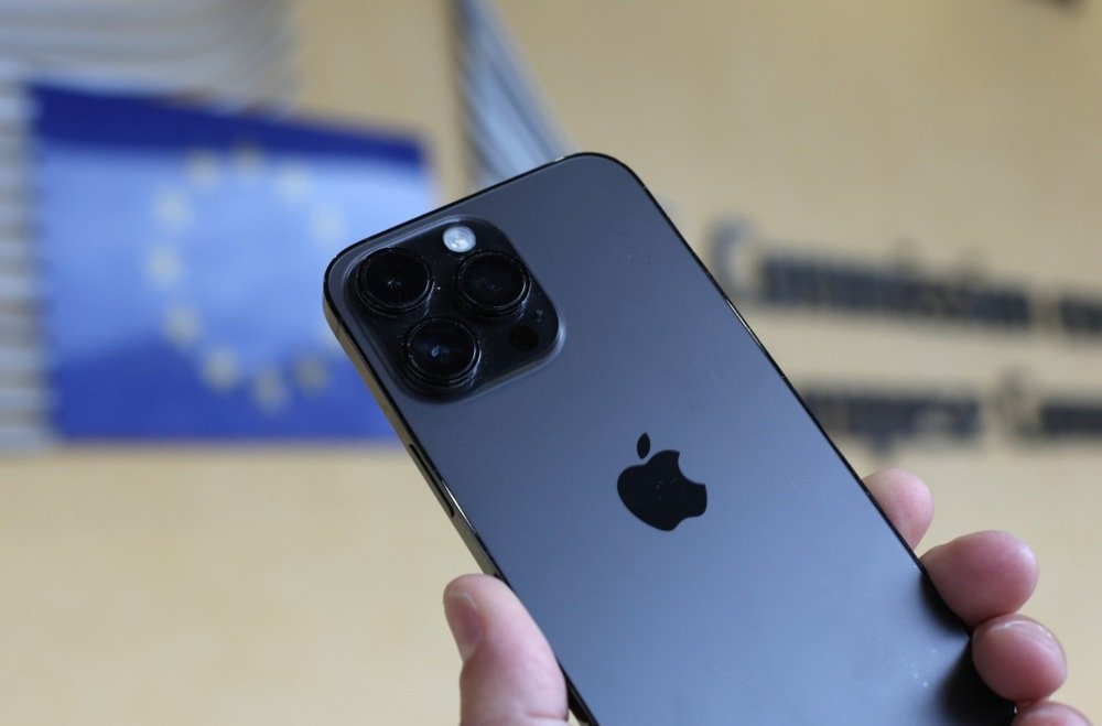 Apple says EU digital law ‘has brought porn to iPhone’