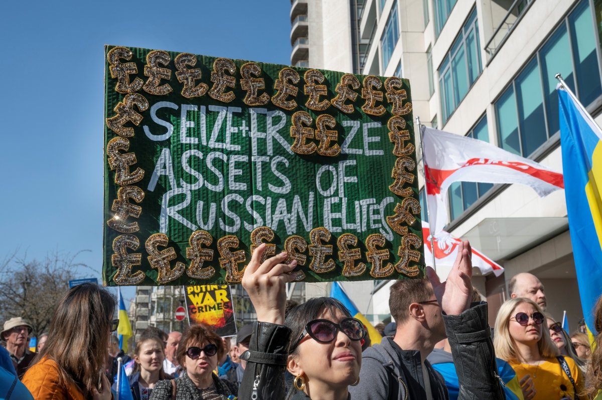 EU weighs new €140 billion Ukraine loan using Russian assets