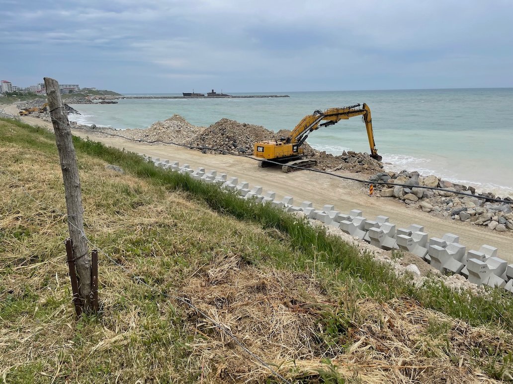 Construction site in Costinești - photo by Marco Ranocchiari