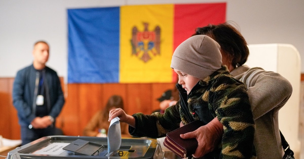 Over 1 Million Vote As Moldova Chooses Between EU Integration And Russian Influence