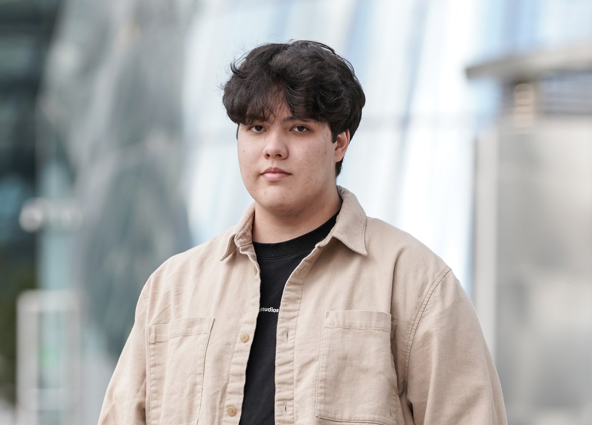 An 18-year-old Kazakhstani came up with a startup idea and has already received $200,000 from Google and OpenAI.