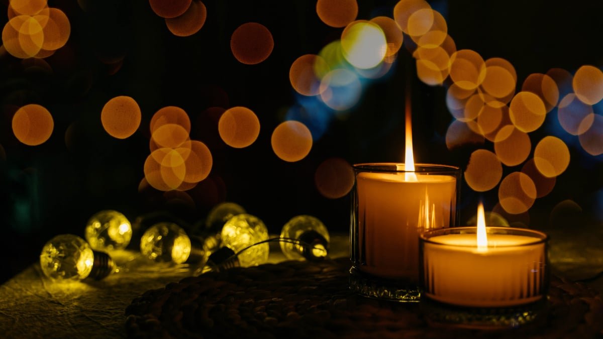 Anthropic retired its Claude 3 Sonnet AI. Fans held a funeral for it