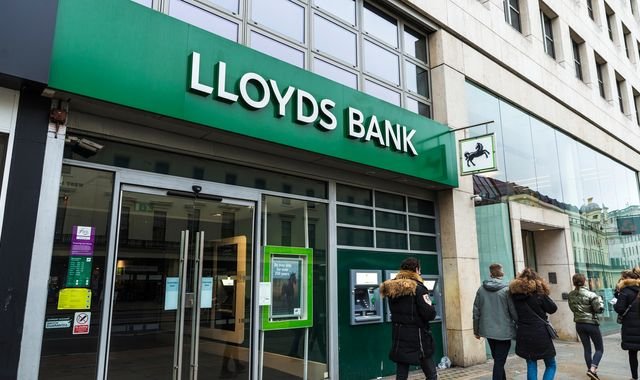 Curve investors embroiled in row over £120m Lloyds sale proceeds - MKFM 106.3FM