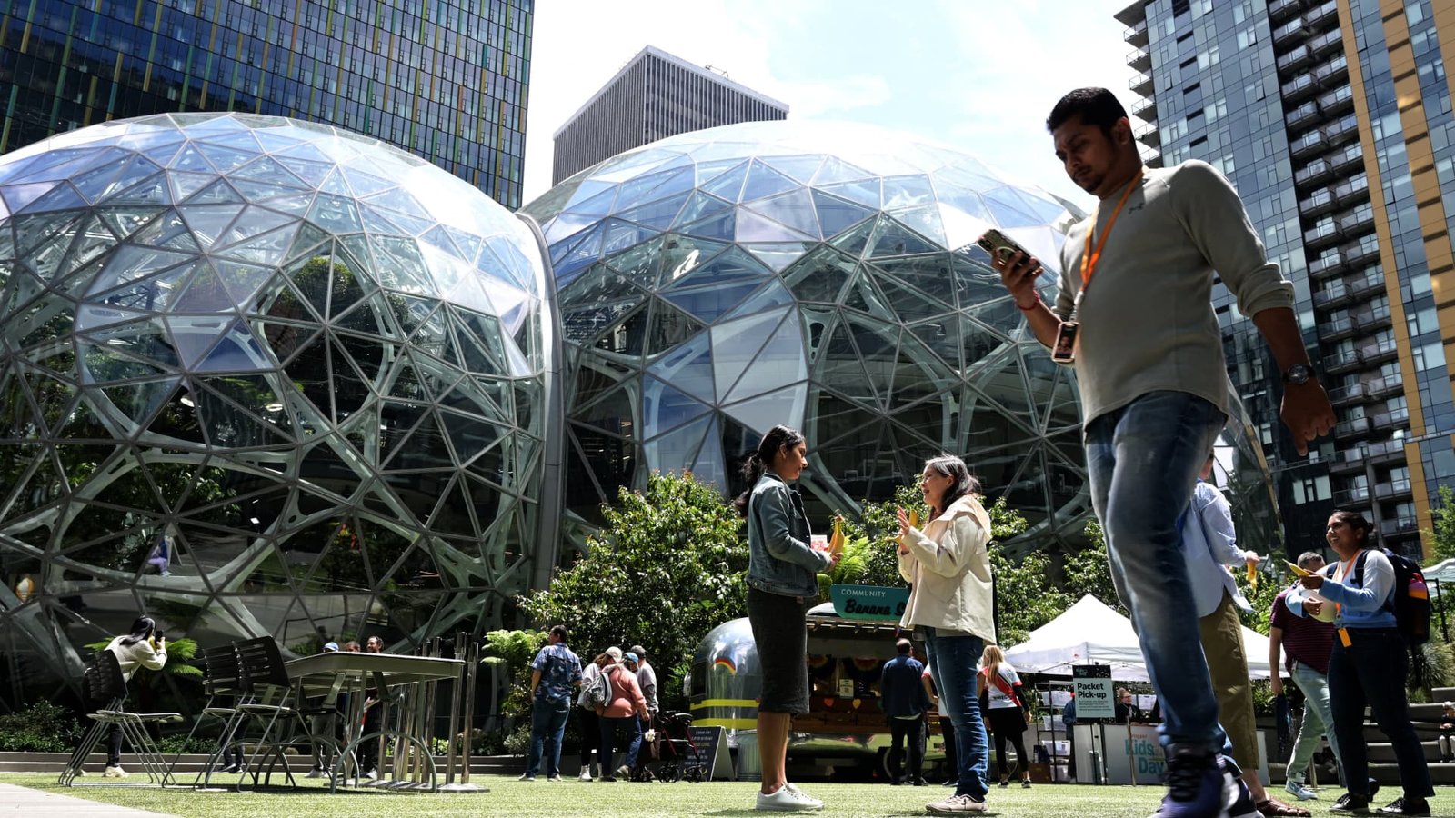 Amazon laying off about 14,000 corporate workers