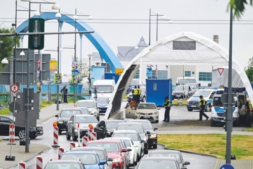 Automated border checks start in Europe