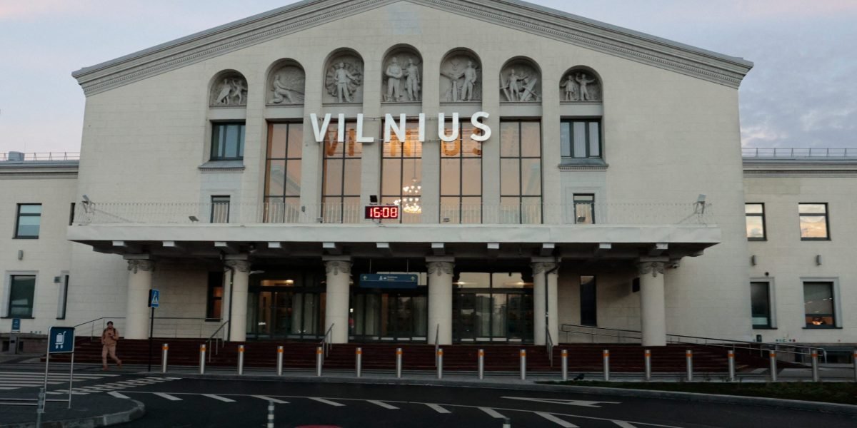 Small hot-air balloons smuggling tens of thousands of cigarette packs force Lithuania to close Vilnius Airport for hours