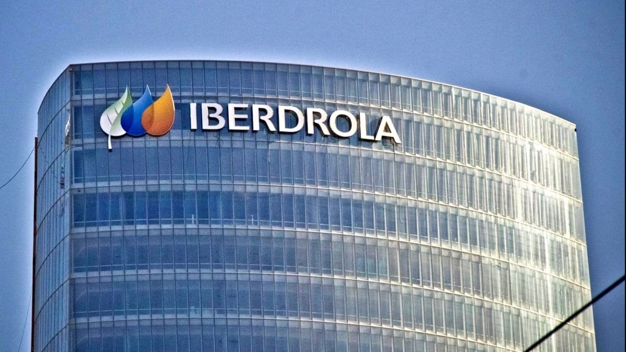 Iberdrola Raises €1B in First EU Green Hybrid Bond After Strong Investor Demand
