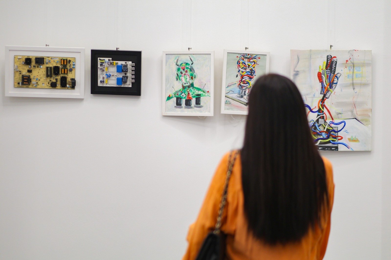 Europe House opens innovative exhibition on e-waste