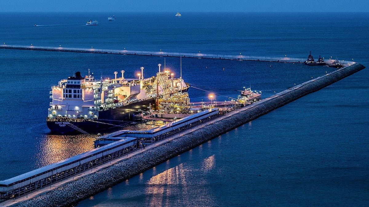 Poland, US in talks to boost LNG supply to Central Europe