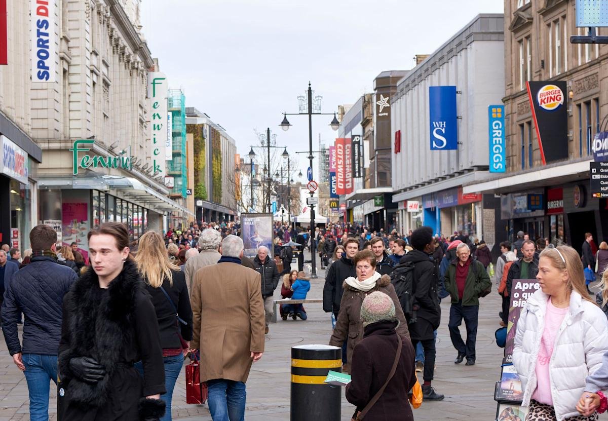 Stocks advance as UK retail sales rise for fourth consecutive month