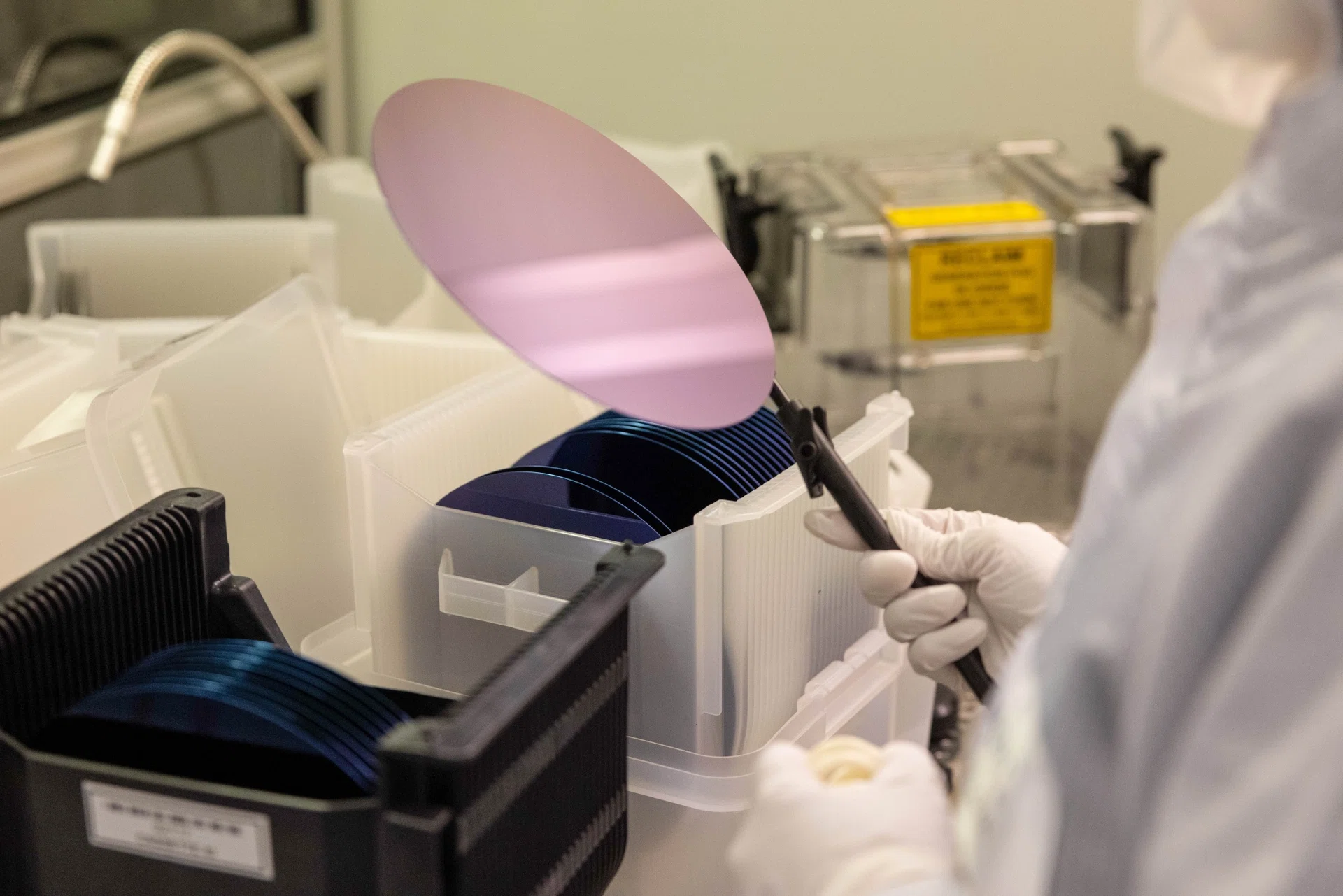 EU considers forced tech transfers for Chinese investments