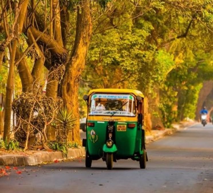 Bengaluru auto driver earns Rs 3L a month, social media in shock