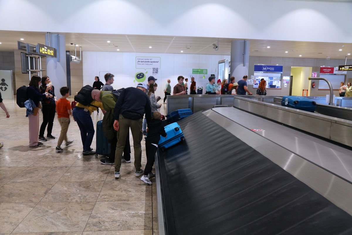 UK Passengers Face Hours of Queues at Spanish Airports as New EES System Launches « Euro Weekly News