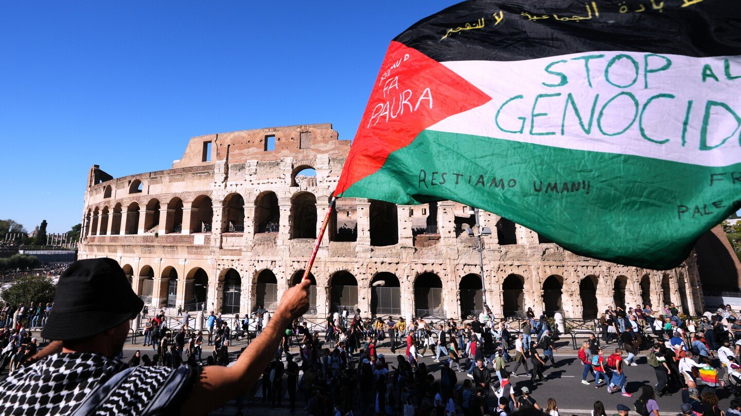 Thousands in southern Europe protest Israel's campaign in Gaza
