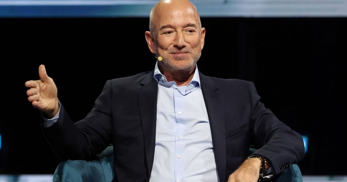 Jeff Bezos Reportedly Launches AI Startup, Calls Himself CEO