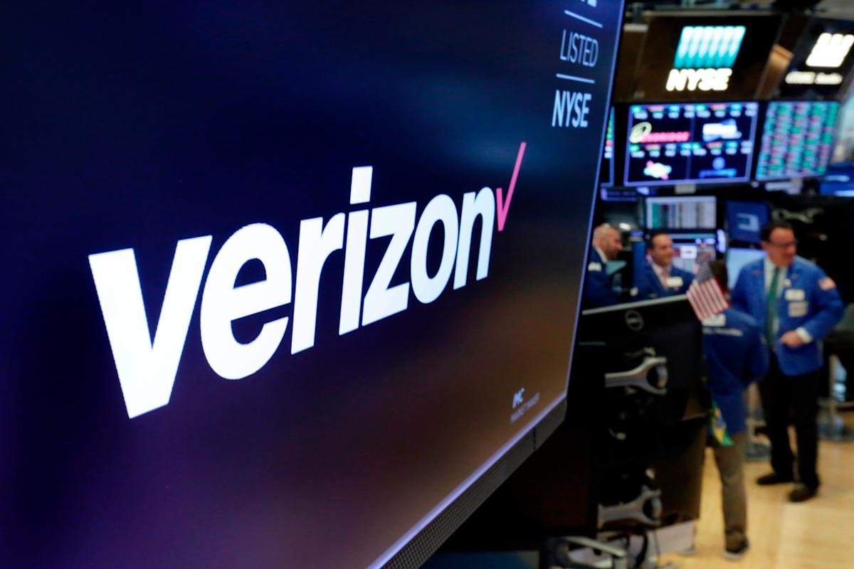Verizon to cut about 15,000 jobs as new CEO restructures, source says