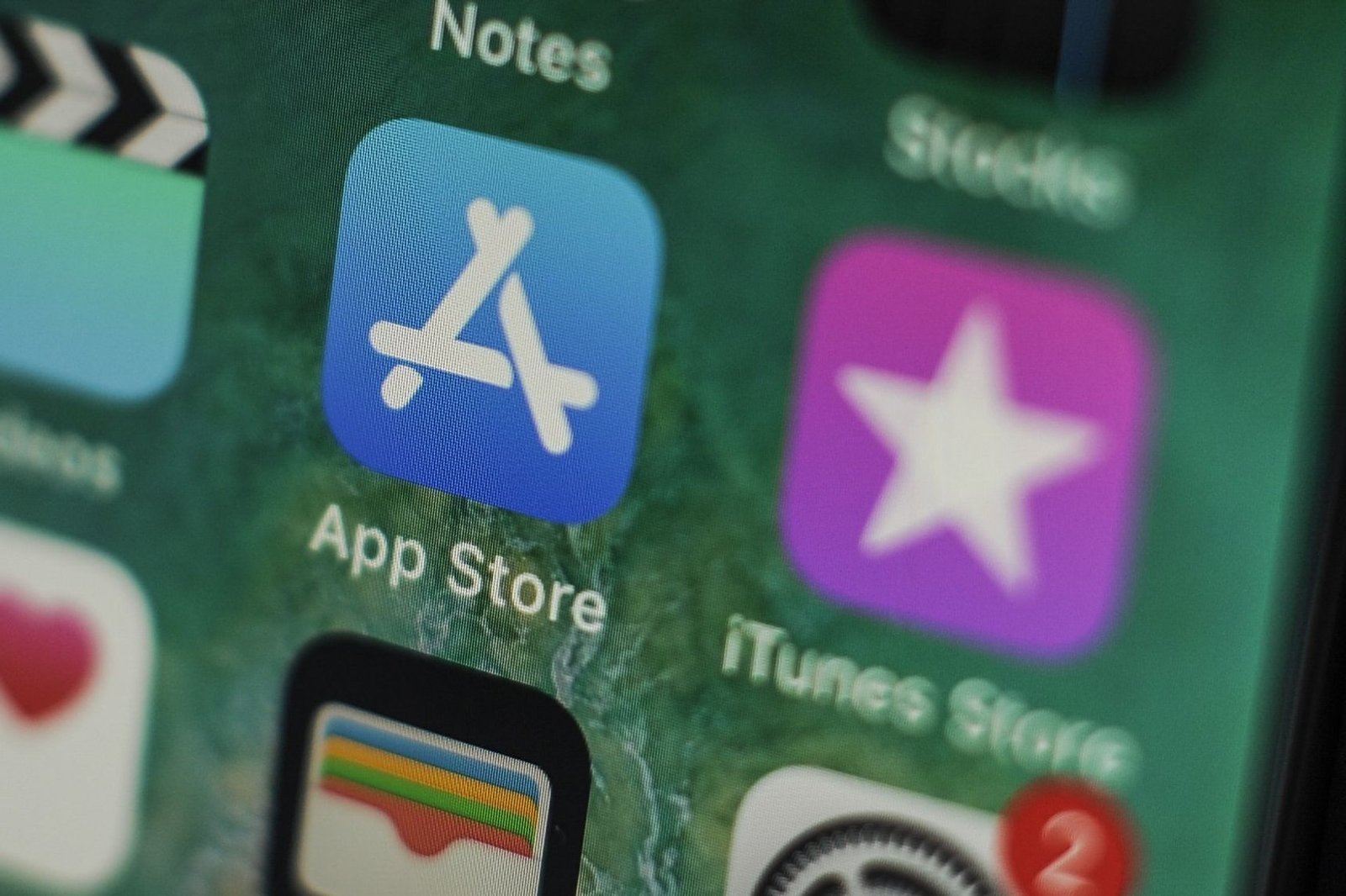 Apple Blocked From Appealing Ruling On App Store Commissions – channelnews