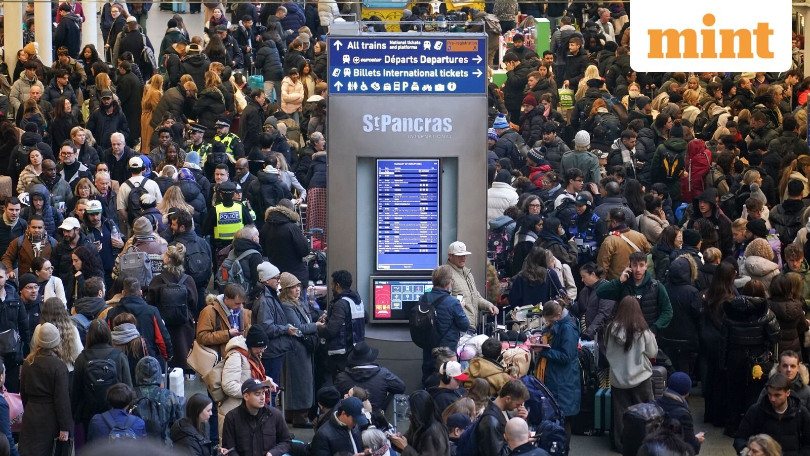Eurostar suspends London–Europe trains after Channel Tunnel power failure; holiday travel disrupted