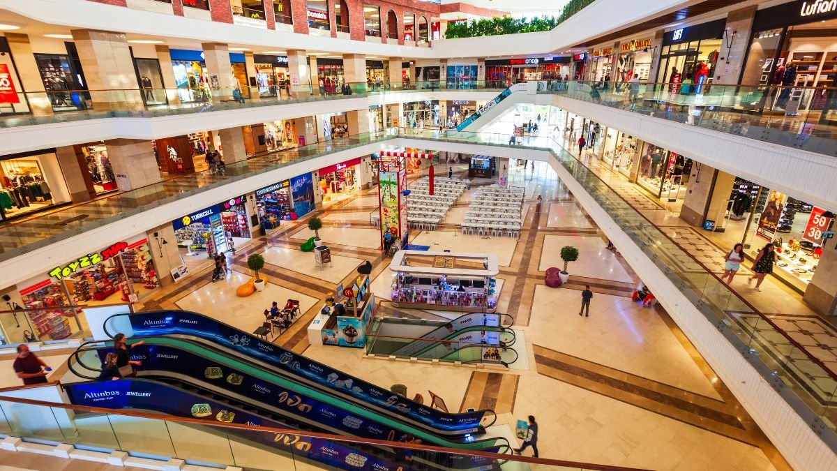 Which mall is the largest in Europe and what makes it unique?