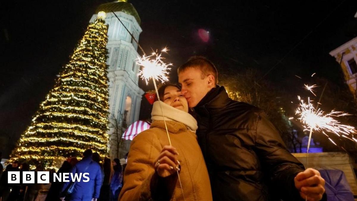 New Year's Eve live: First European countries ring in the new year