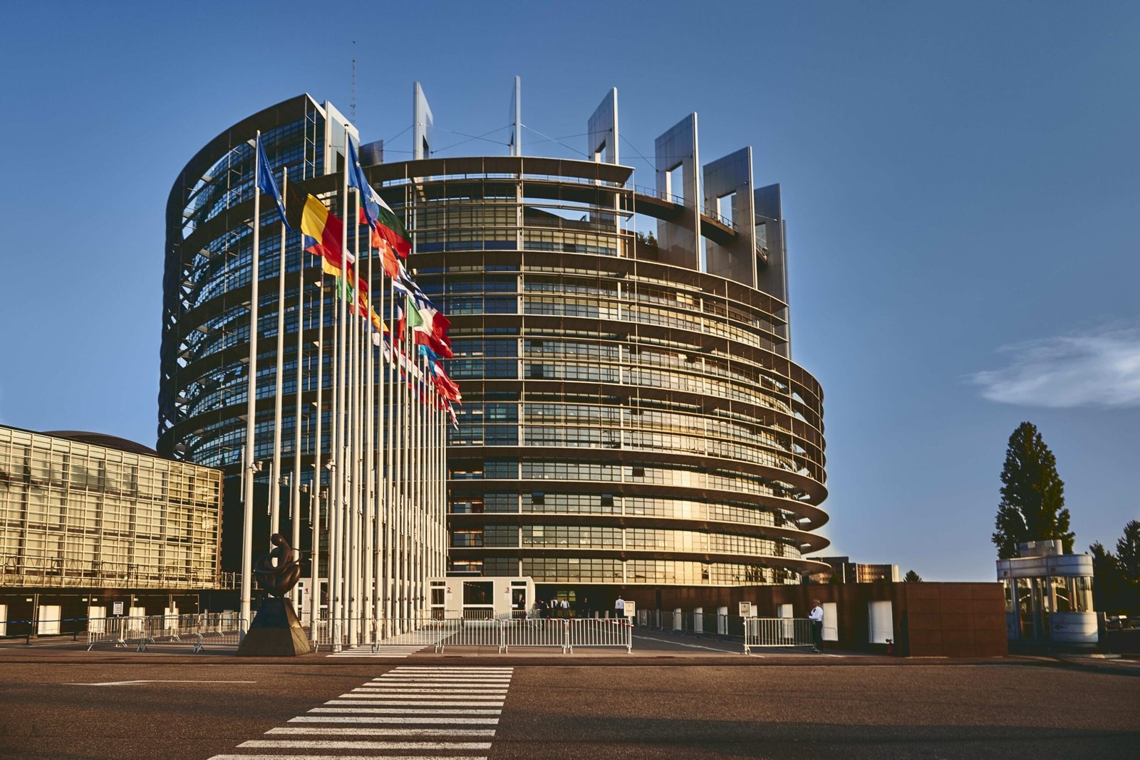 EU sets 2040 climate target and launches simplification package for green legislation