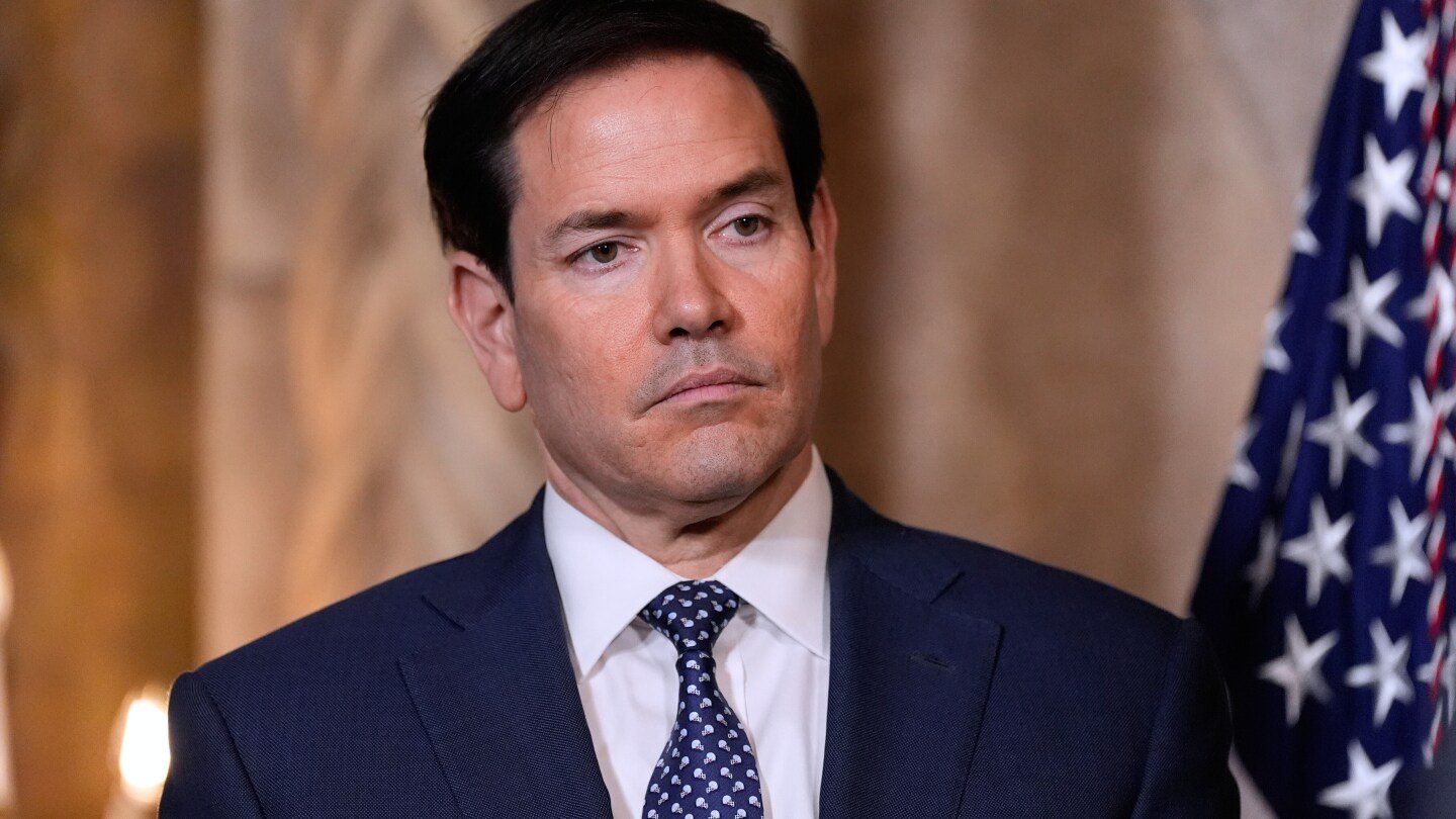 US bars five Europeans accused of censoring Americans