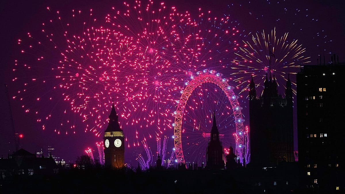 Video. Europe welcomed 2026 with fireworks and large public gatherings