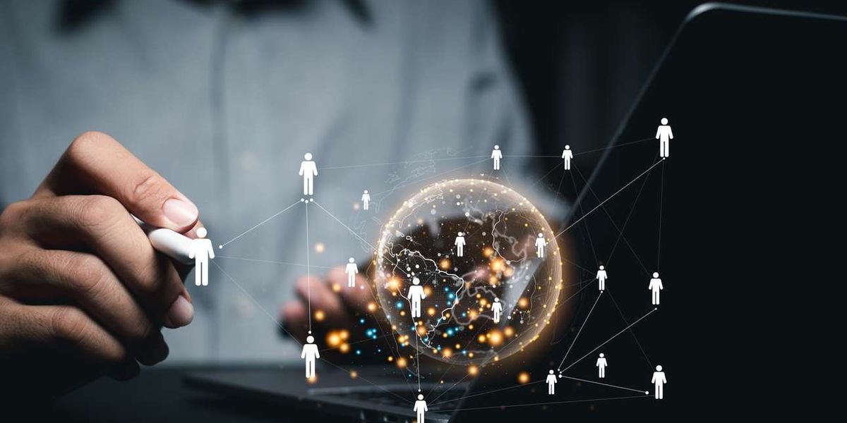 Why Online Networking Has Become a Core Skill for Startup Founders