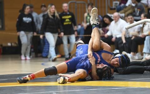 Royals, Wildcats maintain grip on team titles