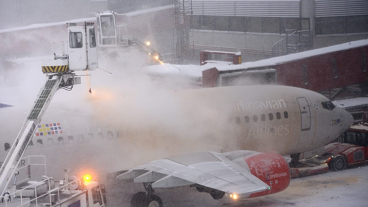 Berlin flights grounded for second day as winter weather hits. What are your refund rights?