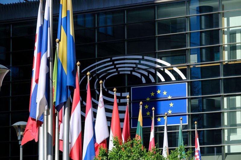 EU halts U.S. trade talks following Trump’s 15% global tariff threat