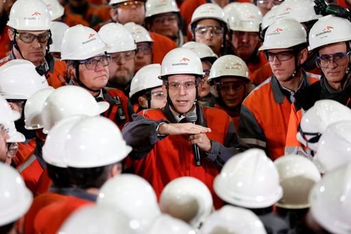 Europe faces 'dual crisis' from China trade surge and US instability, warns Macron