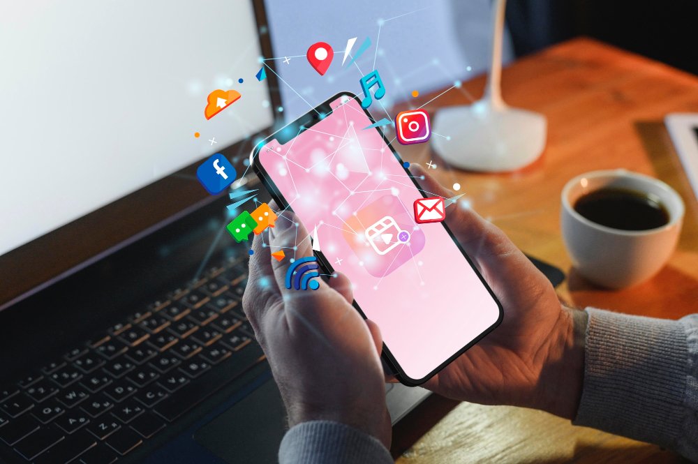 Europe’s 2025 app market shows AI and shopping apps dominating downloads while TikTok, ChatGPT and subscription services generate the highest revenue, highlighting differences between popularity and earnings.