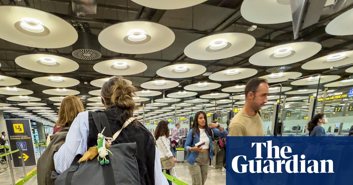 Travel industry fears summer disruption amid new biometric checks at European borders | Air transport