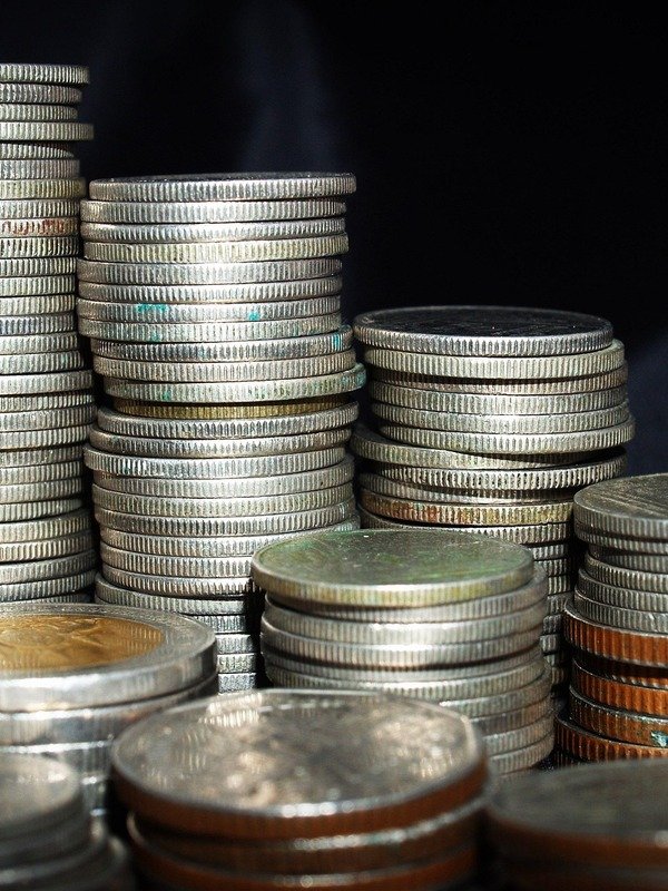 Quiet Hungarian Tech Challenger Shows Firm Uptrend As Analysts Stay Cautiously Optimistic