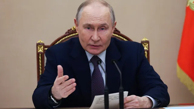Putin: Russia Ready to Supply Oil and Gas to Europe Under Long-Term Cooperation